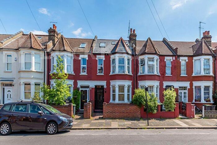 5 Bedroom Flat To Rent In Sandford Avenue, Wood Green / White Hart Lane, N22