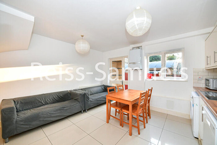 5 Bedroom Terraced House To Rent In Ferry Street, Tower Hamlets, London, E14