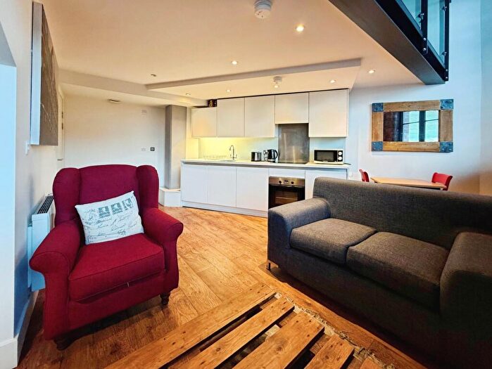 1 Bedroom Flat To Rent In Crispin Lofts, New York Road, Leeds, West Yorkshire, LS2