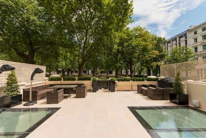 5 Bedroom Flat To Rent In Princes Gate, London, SW7