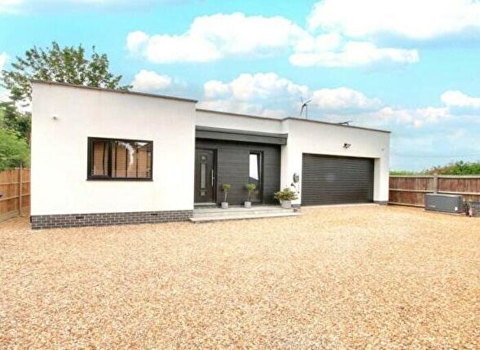 4 Bedroom Detached Bungalow For Sale In The Nest, Pondersbridge, PE26