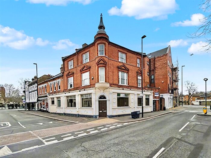 2 Bedroom Flat To Rent In Upper Square, Isleworth, TW7