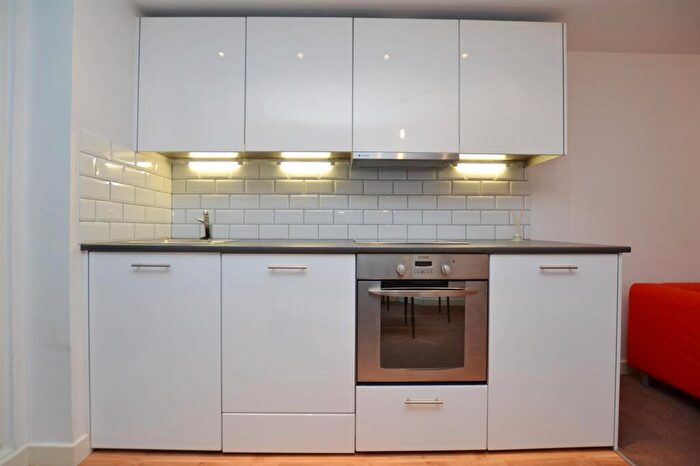 2 Bedroom Apartment To Rent In The Picture Works, NG2