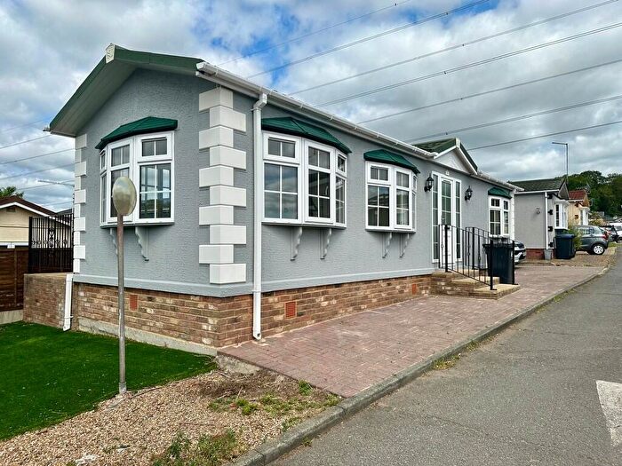 2 Bedroom Mobile Home For Sale In Second Avenue, Galley Hill, EN9