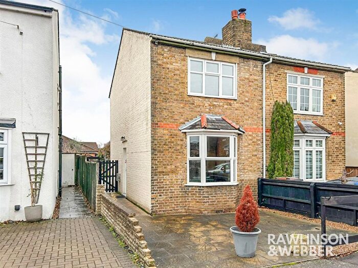 3 Bedroom Semi Detached House For Sale In Avern Road, West Molesey, KT8