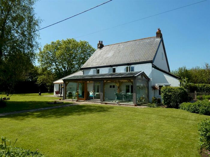 4 Bedroom Detached House For Sale In Kingston, Sturminster Newton, Dorset, DT10