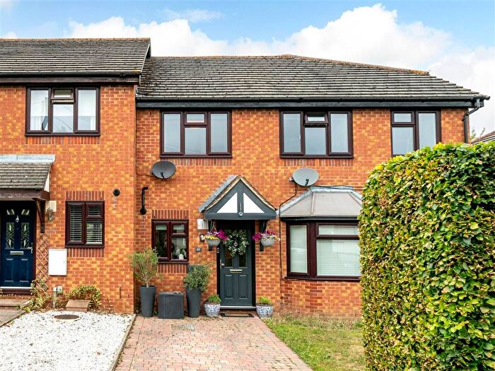 3 Bedroom Terraced House For Sale In Longfield Road, Tring, HP23