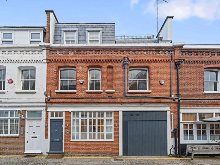 3 Bedroom Mews To Rent In Adam Amp; Eve Mews, London, W8