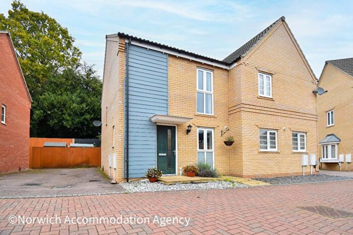 2 Bedroom Semi-Detached House To Rent In Lords Hill, NR8