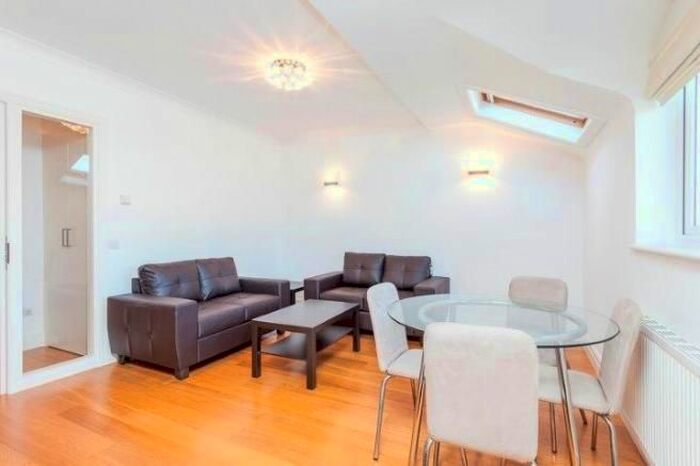 2 Bedroom Flat To Rent In Mattock Lane, Ealing, W5