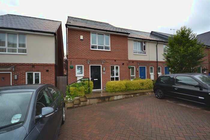 3 Bedroom Town House To Rent In Sytchmill Way, Burslem, Stoke-On-Trent, ST6