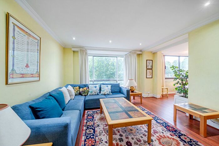 3 Bedroom Flat For Sale In Porchester Gate, Bayswater, London, W2