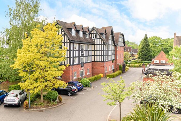 2 Bedroom Flat For Sale In Hinchley Manor, Hinchley Wood, KT10