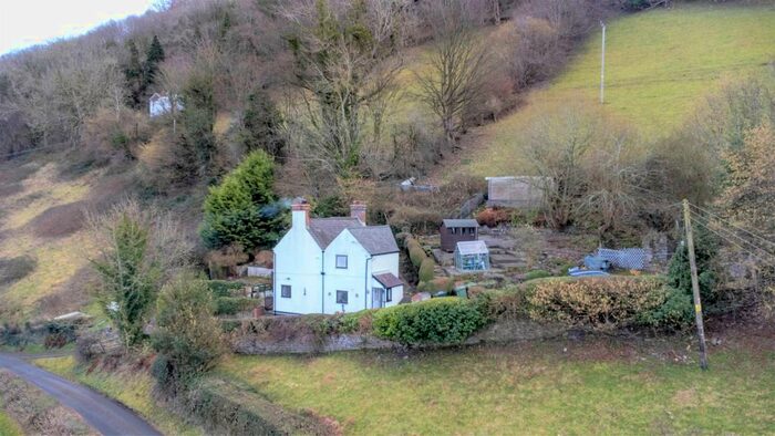 3 Bedroom Detached House For Sale In Cymalis Road, Froncysyllte, LL20