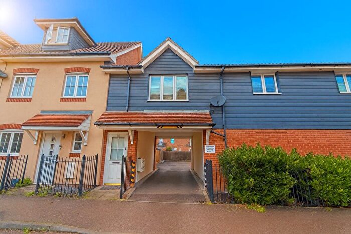 2 Bedroom Maisonette To Rent In Caspian Way, Purfleet, RM19