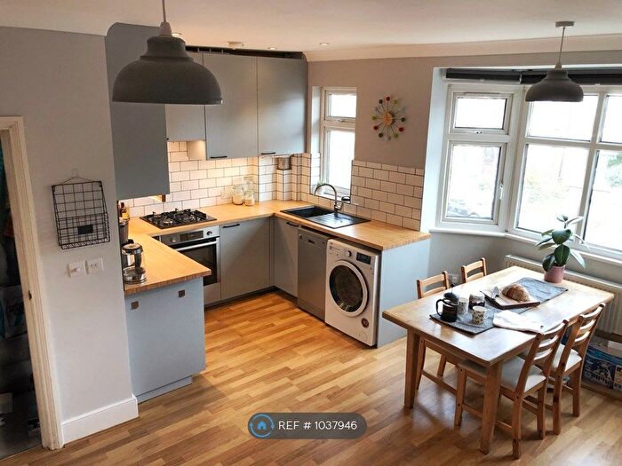 3 Bedroom Maisonette To Rent In Graham Road, Mitcham, CR4