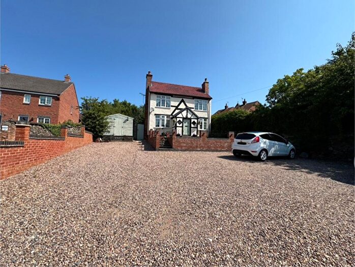 3 Bedroom Detached House For Sale In Dennis Street, Hugglescote, Coalville, LE67