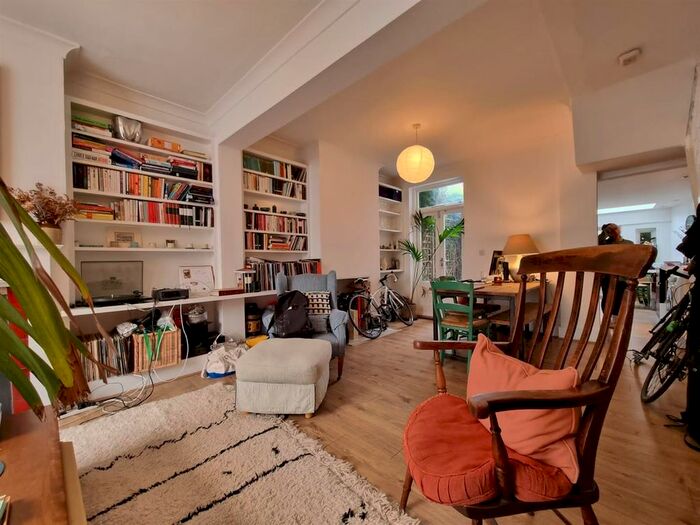 2 Bedroom Terraced House To Rent In Wellington Row, Jesus Green, E2