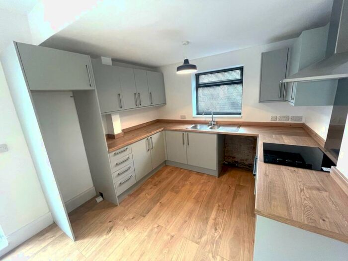 3 Bedroom Semi-Detached House To Rent In Hillside Avenue, Parson Cross, S5