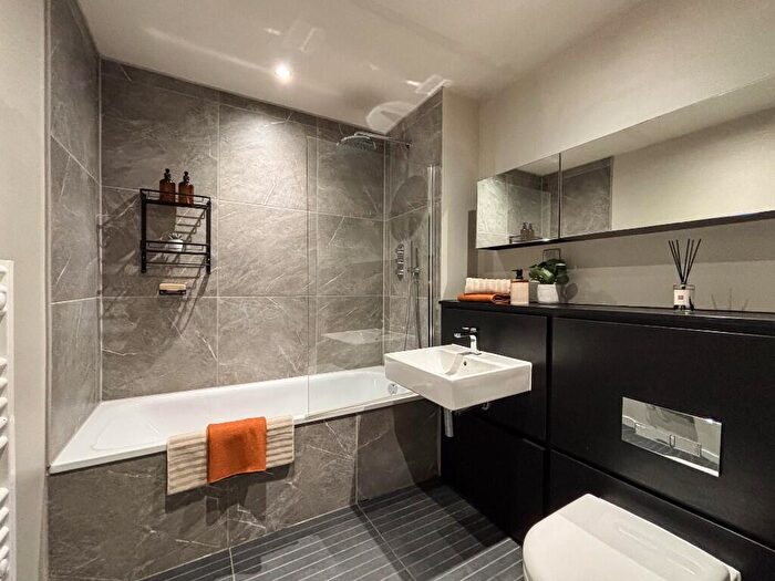 2 Bedroom Apartment For Sale In Hulme Hall Road, Manchester, Greater Manchester, M15