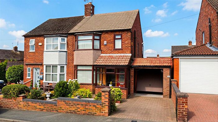 3 Bedroom Semi-Detached House For Sale In Braeside Crescent, Billinge, Wigan, WN5