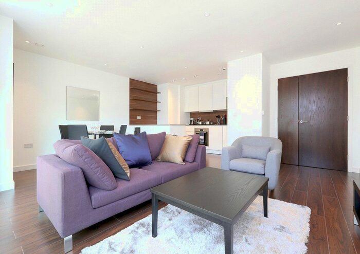 2 Bedroom Flat To Rent In Devan Grove, London, N4