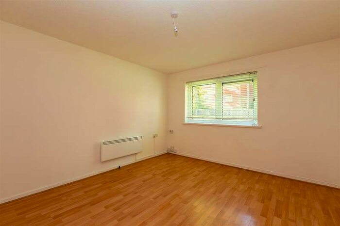 1 Bedroom Flat To Rent In Andrewes Close, Leicester, LE3