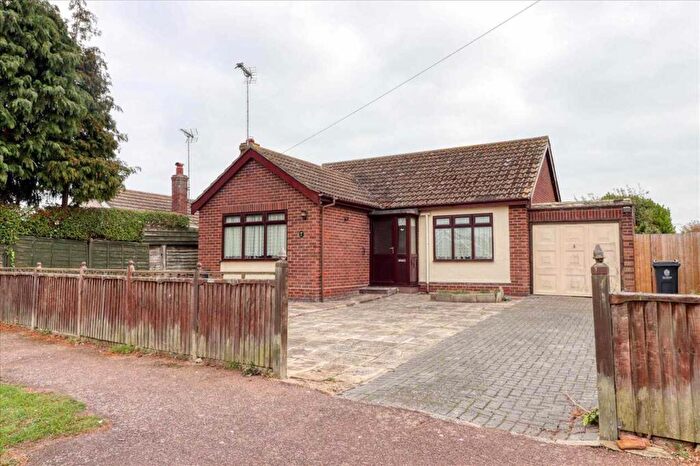 2 Bedroom Bungalow For Sale In Seymour Road, West Clacton, CO15