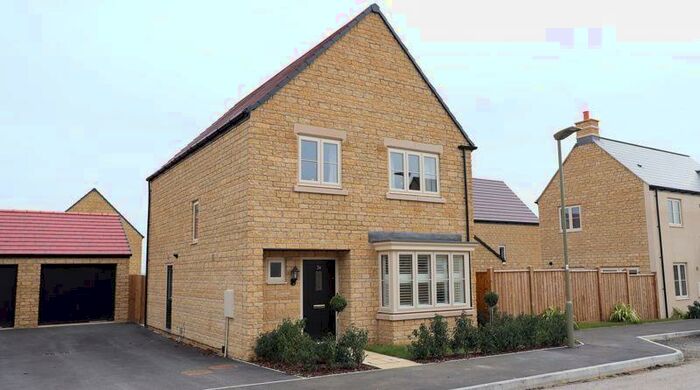 4 Bedroom Detached House To Rent In Spitfire Drive, Witney, OX29