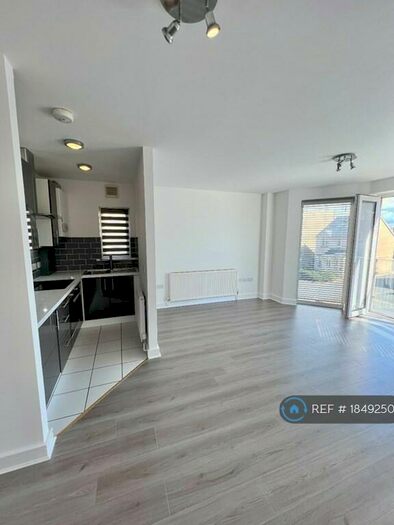 2 Bedroom Flat To Rent In West End Point, Pwllheli, LL53