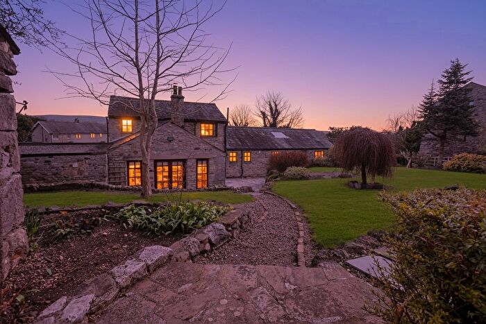 3 Bedroom Barn Conversion For Sale In Silverdale Road, Yealand Redmayne, LA5