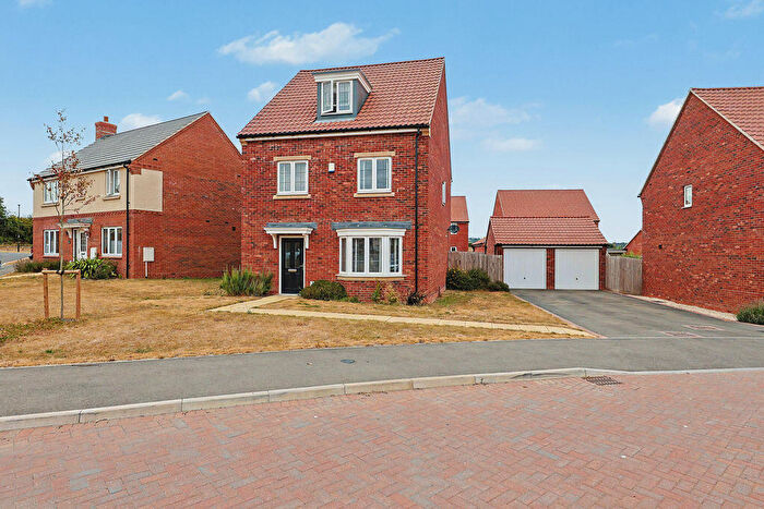 4 Bedroom Detached House For Sale In Hawkshead Way, Dunston, Chesterfield, S41
