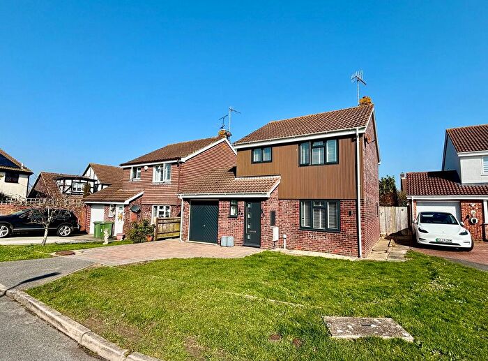 3 Bedroom Detached House To Rent In Grampian Close, Eastbourne, BN23