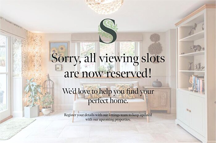 3 Bedroom Semi-Detached House To Rent In Brundall, NR13
