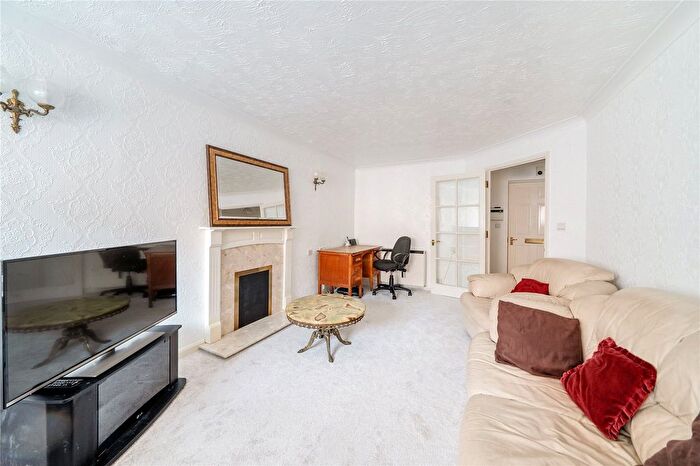 1 Bedroom Flat For Sale In Crosfield Court, Lower High Street, Watford, Hertfordshire, WD17