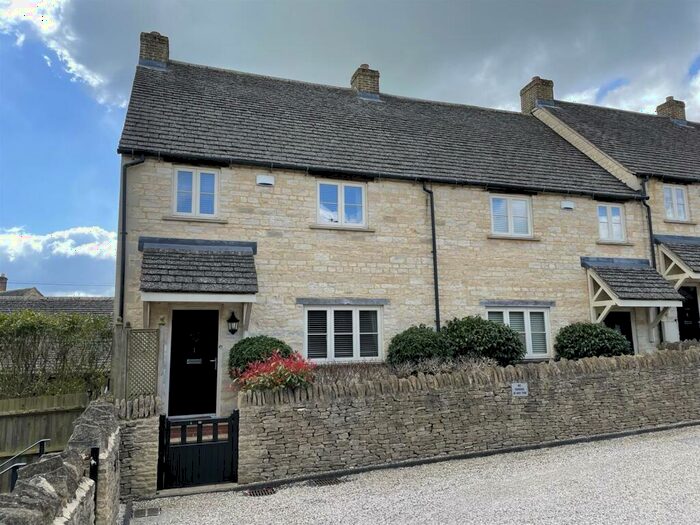 2 Bedroom End Of Terrace House For Sale In Queen Henrietta Place, Well Lane, Stow-on-the-Wold, GL54