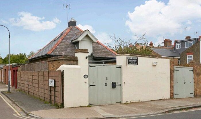 3 Bedroom Detached House To Rent In Askham Road, Askew Village, W12