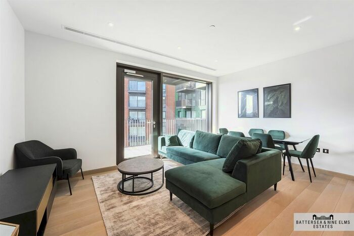 2 Bedroom Flat To Rent In Viaduct Gardens, London, SW11
