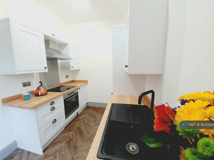 2 Bedroom Flat To Rent In Market Place, Long Eaton, Nottingham, NG10