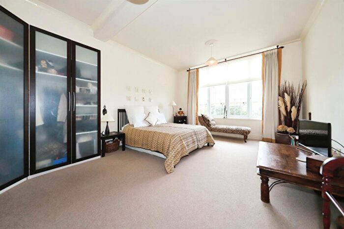 2 Bedroom Flat For Sale In Farley Lane, Romsley, Halesowen, B62