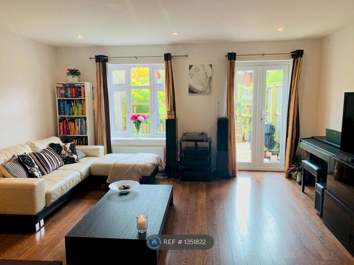 3 Bedroom Terraced House To Rent In Rivermead Road, Oxford, OX4