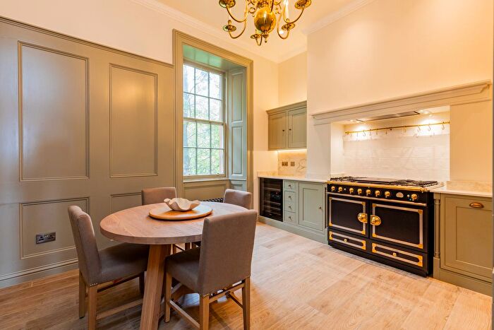 3 Bedroom Flat To Rent In St Vincent Crescent, Finnieston, Glasgow, G3