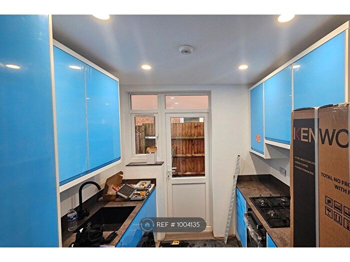 2 Bedroom Flat To Rent In Diana Road, London, E17