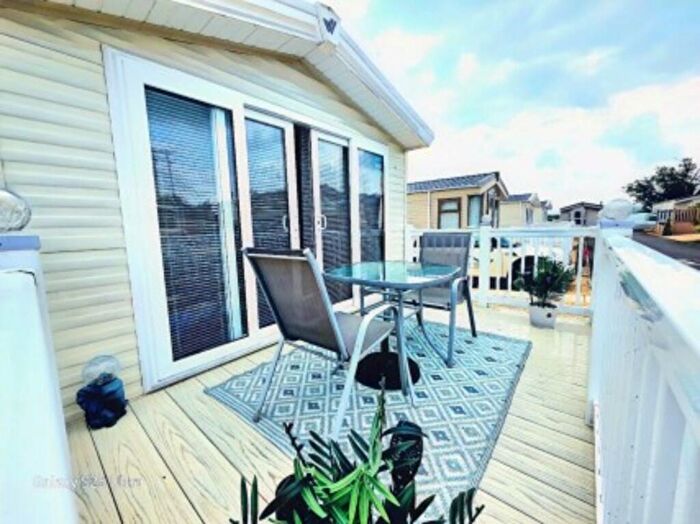 2 Bedroom Park Home For Sale In Alkerton, Eastington, GL10