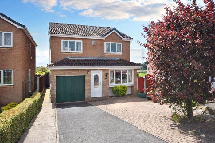 4 Bedroom Detached House For Sale In Grange Drive, Ossett, West Yorkshire, WF5