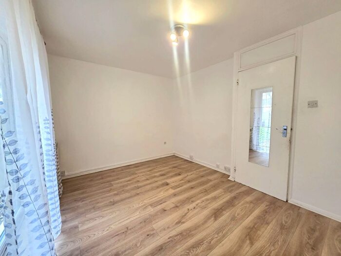 1 Bedroom Flat For Sale In Archery Close, Harrow, HA3