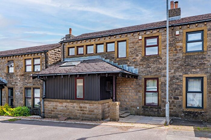 3 Bedroom Semi-Detached House For Sale In Windmill View, Scholes, Holmfirth, HD9