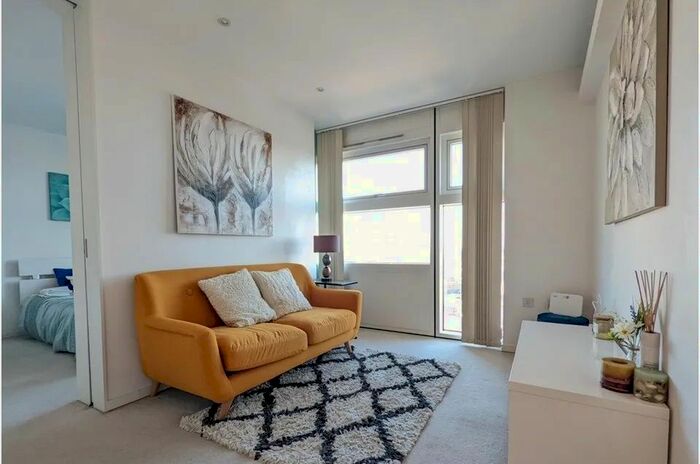 1 Bedroom Flat To Rent In Colegrove Road, London, SE15