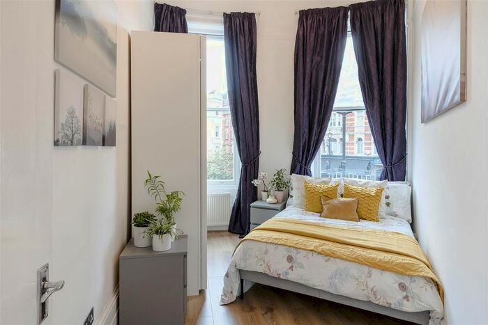 2 Bedroom Flat To Rent In Garrick Street, London, WC2E