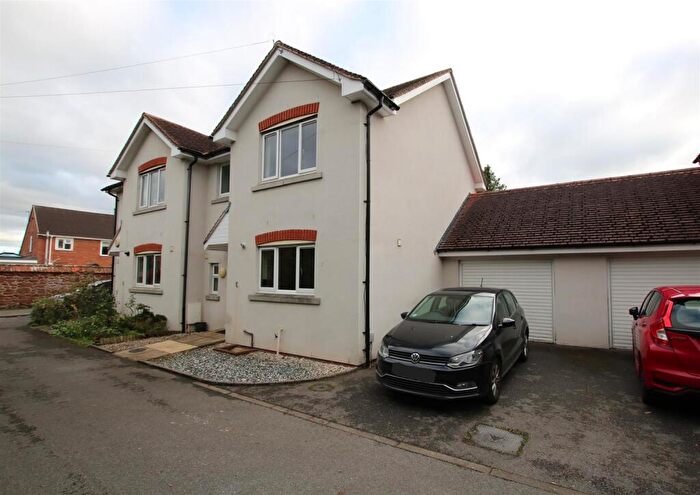 3 Bedroom Semi Detached House To Rent In The Beeches, Glasshouse Lane, Exeter, EX2